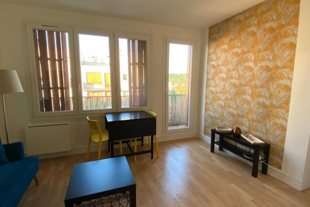 Beau Studio Cosy Et Calme - Face A La Gare De Rosny-Sous-Bois - 20Mn De Paris Et Disneyland Exterior foto